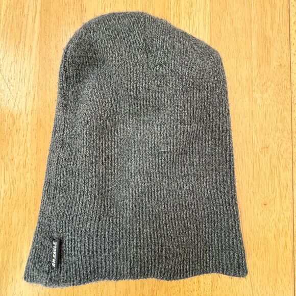 Lot of 4 Winter Beanies Mixed Brands Knit Caps Unisex Fashion Accessories - Picture 2 of 10